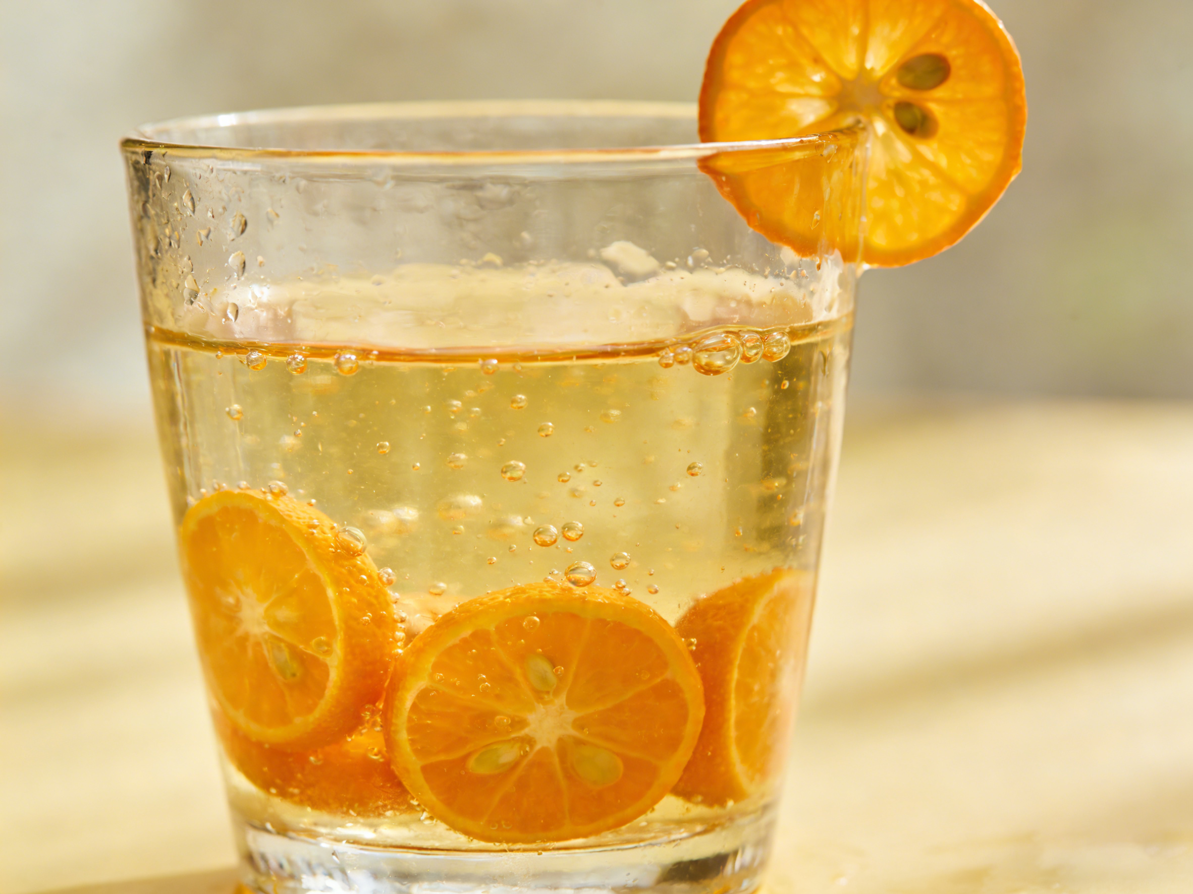 它不止清甜多汁，更是天然 “解郁果”